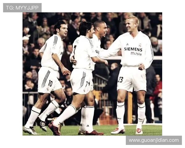 全球足球明星精彩瞬间汇总与英语翻译解析